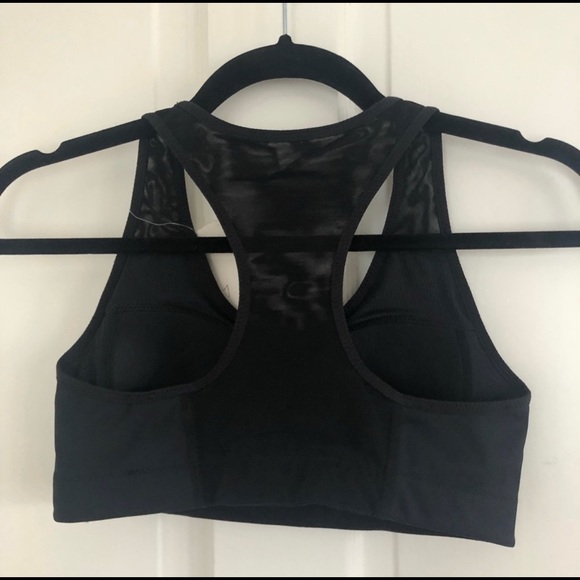 airism sports bra